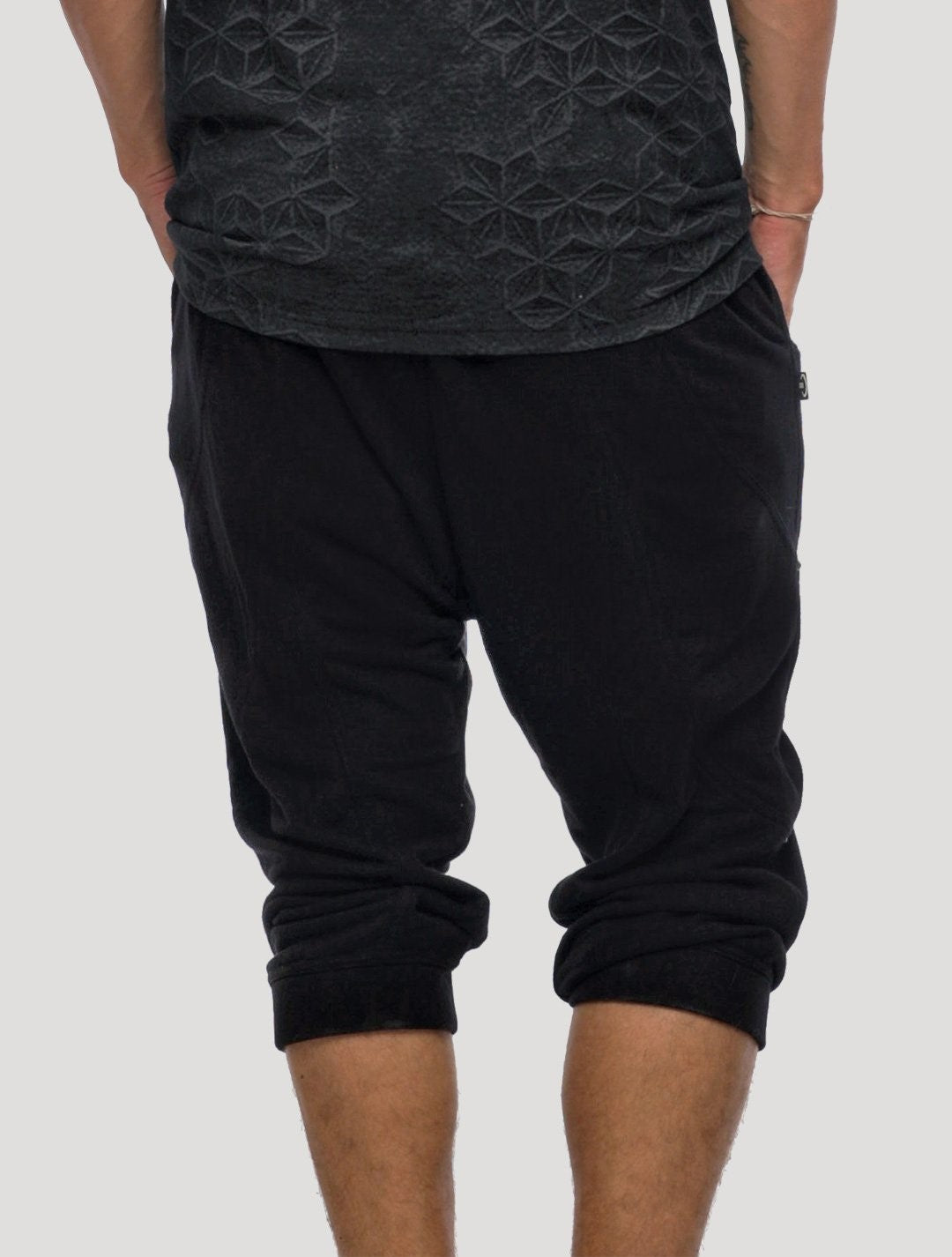 Onspan 3/4 Shorts by Psylo