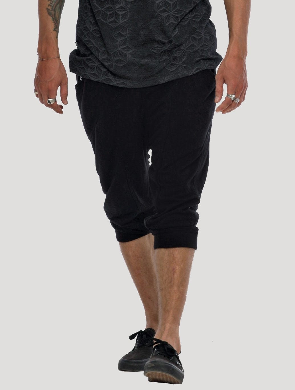 Onspan 3/4 Shorts by Psylo