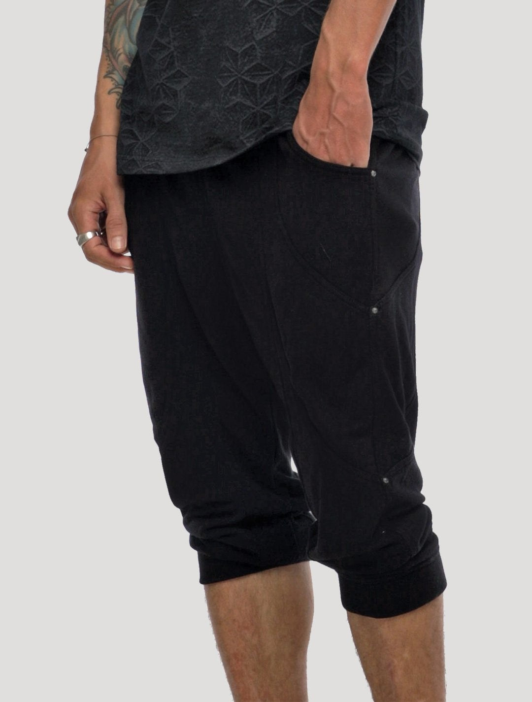 Onspan 3/4 Shorts by Psylo